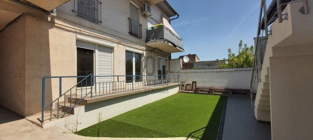 Kiadó téglalakás, albérlet, Pécsett 170 E Ft / hó, 3 szobás