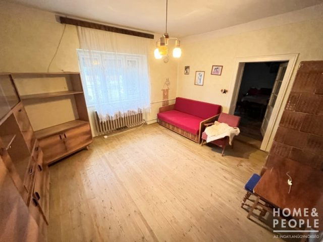 Eladó családi ház, Röszkén 39.999 M Ft, 2+1 szobás