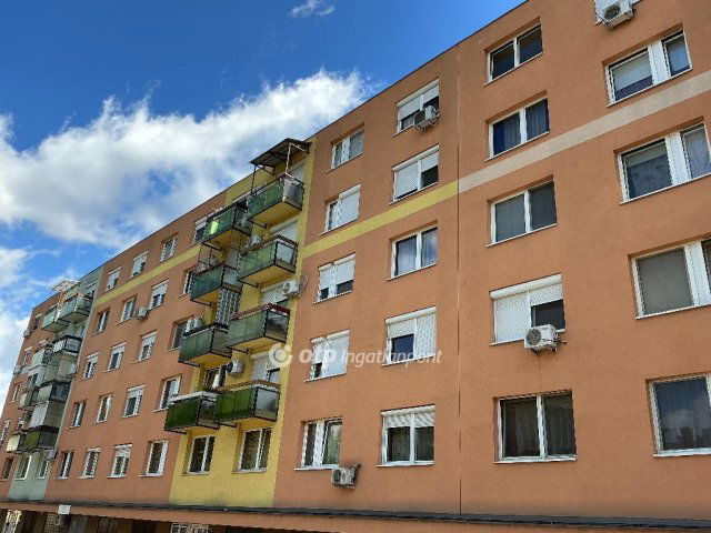 Eladó panellakás, Nyíregyházán 34 M Ft, 2+1 szobás