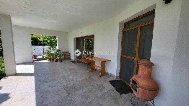 Eladó családi ház, Csobánkán 209 M Ft, 6 szobás