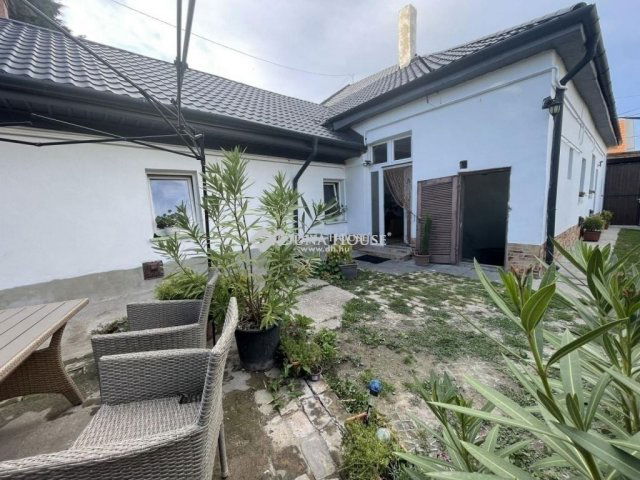 Eladó családi ház, Kecskeméten 74.99 M Ft, 5 szobás