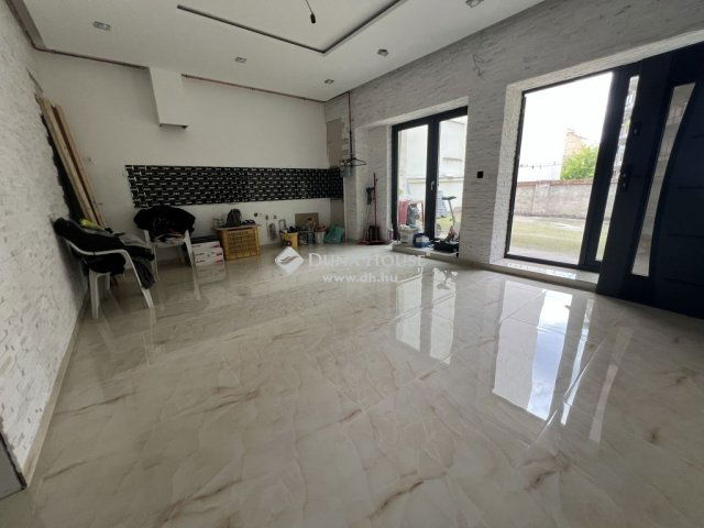 Eladó családi ház, Budapesten, VIII. kerületben 329 M Ft