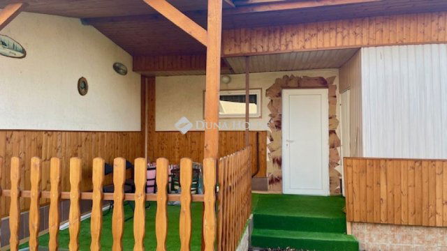 Eladó családi ház, Budapesten, XVII. kerületben, Részes utcában