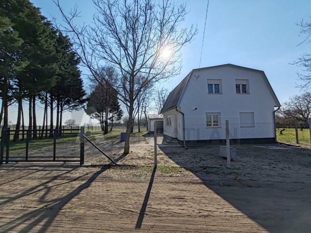 Eladó családi ház, Szatymazon 74.9 M Ft, 4 szobás