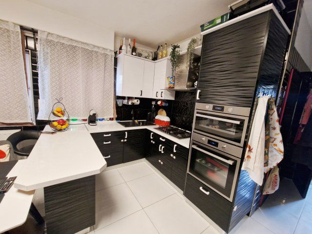 Eladó családi ház, Szigetszentmiklóson 69 M Ft, 6 szobás