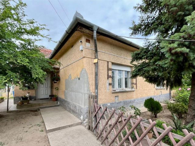 Eladó családi ház, Szentmártonkátán 35.9 M Ft, 2 szobás