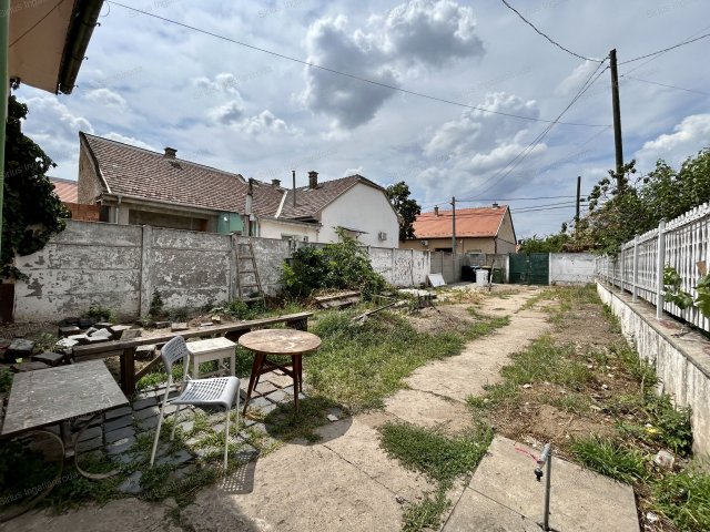 Eladó családi ház, Budapesten, XX. kerületben 59.9 M Ft