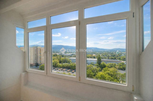 Eladó panellakás, Budapesten, III. kerületben 73.99 M Ft