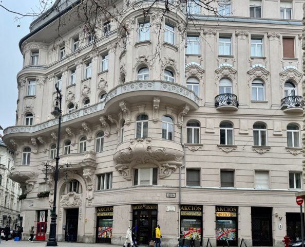 Eladó téglalakás, Budapesten, V. kerületben 121.2 M Ft, 4 szobás