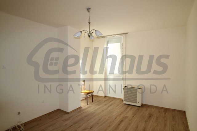 Eladó téglalakás, Celldömölkön 26 M Ft, 1 szobás