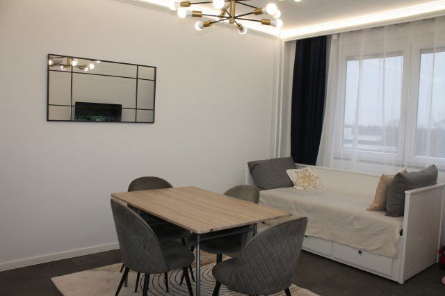 Eladó panellakás, Tatabányán 52.9 M Ft, 2+1 szobás