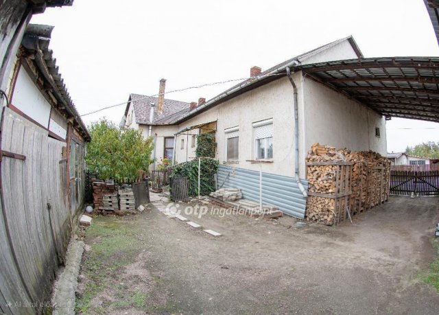 Eladó családi ház, Tiszalökön 34.9 M Ft, 5 szobás