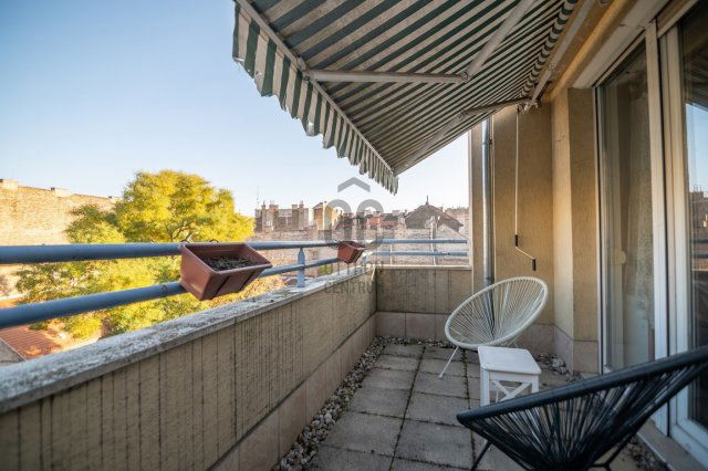 Eladó téglalakás, Budapesten, VIII. kerületben, Koszorú utcában