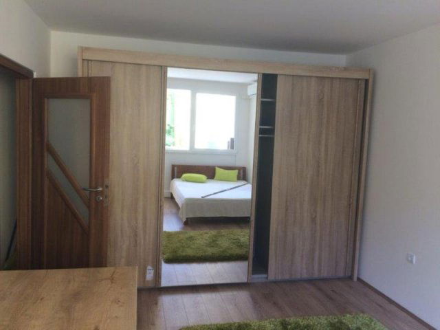 Kiadó panellakás, albérlet, Pécsett, Őz utcában 220 E Ft / hó
