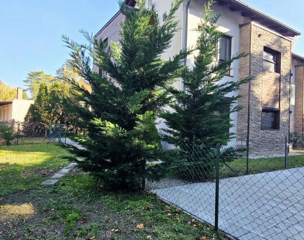 Eladó téglalakás, Balatonfenyvesen 89 M Ft, 3 szobás