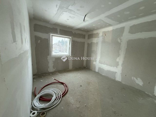 Eladó családi ház, Kókán 50.5 M Ft, 3 szobás