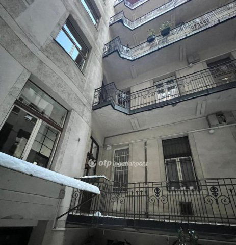 Eladó téglalakás, Budapesten, VI. kerületben 109.8 M Ft