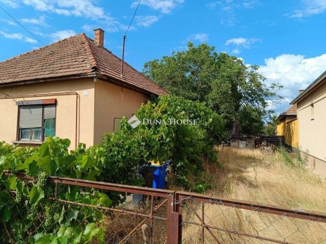 Eladó családi ház, Városföldön 33.9 M Ft, 2 szobás