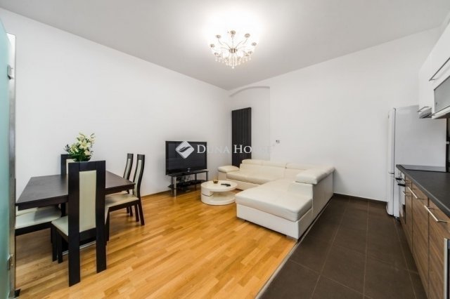 Eladó téglalakás, Budapesten, VI. kerületben 149 M Ft, 4 szobás