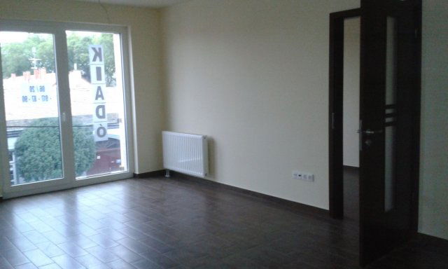 Kiadó téglalakás, albérlet, Debrecenben 300 E Ft / hó, 3 szobás