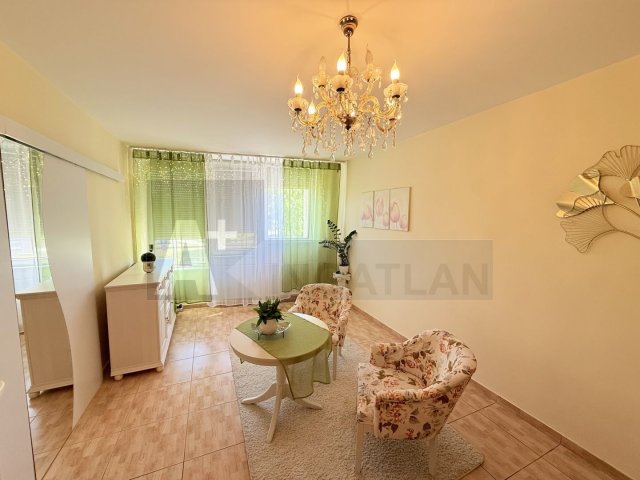 Eladó téglalakás, Szegeden 72.9 M Ft, 3 szobás