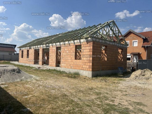 Eladó családi ház, Taksonyon 129 M Ft, 5 szobás