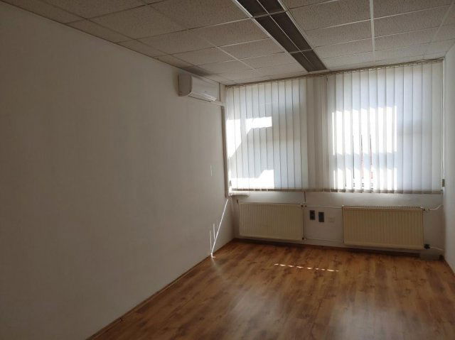 Eladó iroda, Budapesten, XXII. kerületben 699 M Ft, 25 szobás