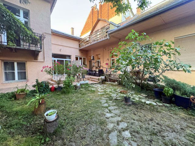 Eladó téglalakás, Budapesten, IV. kerületben 165 M Ft, 7 szobás