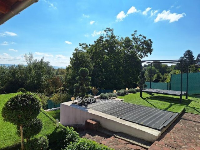 Eladó nyaraló, Balatonalmádiban 95 M Ft, 3 szobás