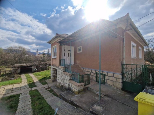 Eladó családi ház, Nagyvisnyón 30 M Ft, 3 szobás