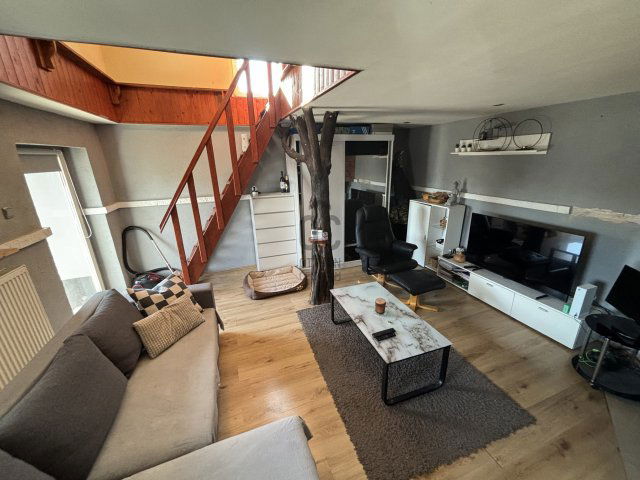 Eladó családi ház, Várpalotán 47.9 M Ft, 2 szobás