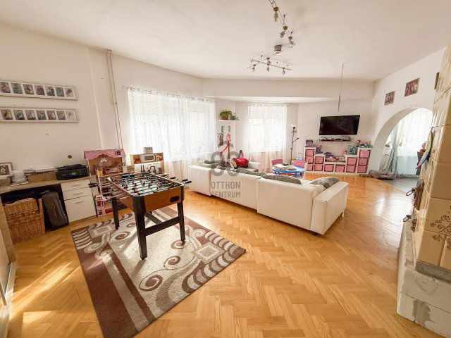 Eladó családi ház, Sopronban 114.9 M Ft, 4 szobás