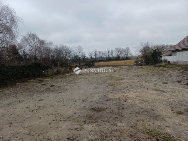 Eladó ikerház, Áporkán 89 M Ft, 5 szobás / költözzbe.hu