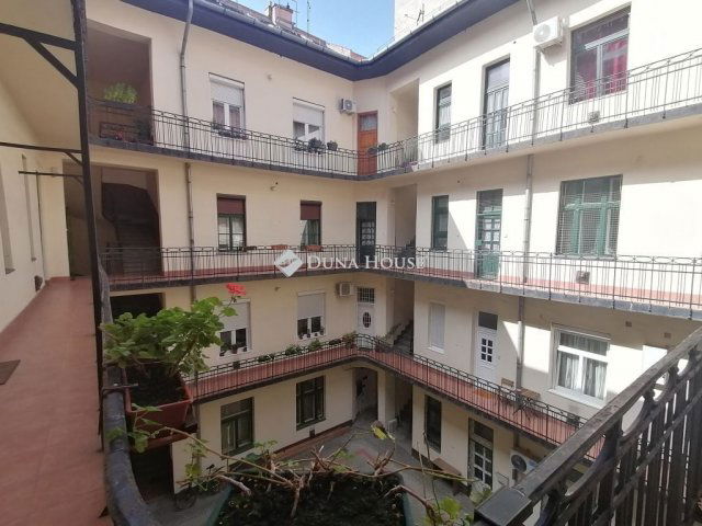 Eladó téglalakás, Budapesten, VIII. kerületben 57.9 M Ft