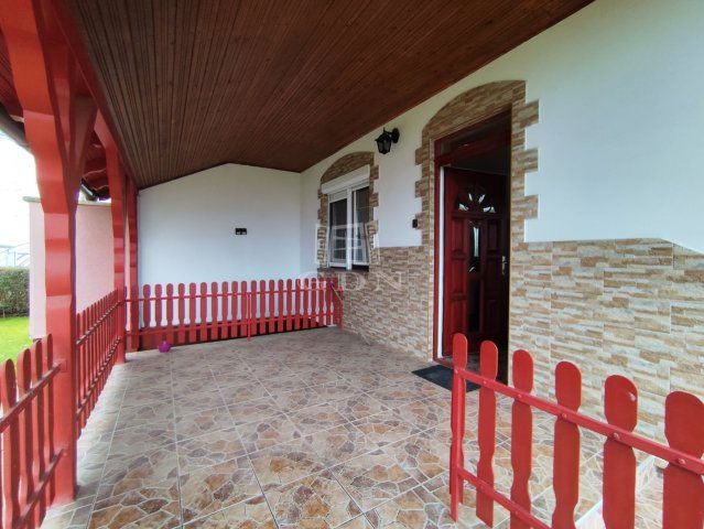 Eladó családi ház, Kiskunfélegyházán 85 M Ft, 3 szobás