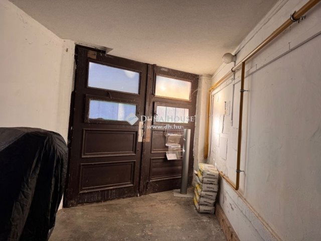 Eladó téglalakás, Budapesten, II. kerületben 39 M Ft, 1 szobás