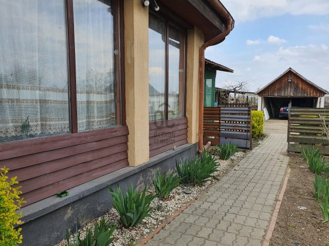 Eladó családi ház, Tiszaviden 22.5 M Ft, 3 szobás