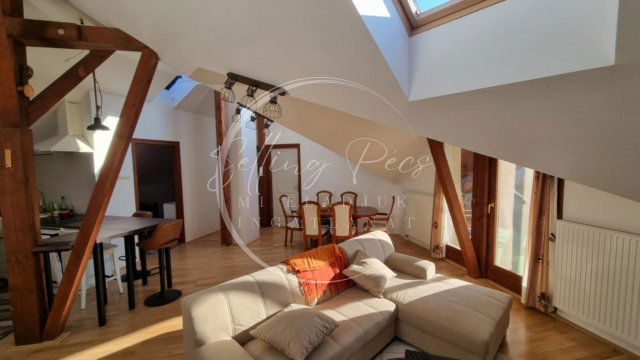 Kiadó téglalakás, albérlet, Pécsett 380 E Ft / hó, 4 szobás