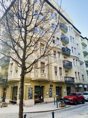 Eladó téglalakás, Budapesten, V. kerületben 104.5 M Ft, 3 szobás