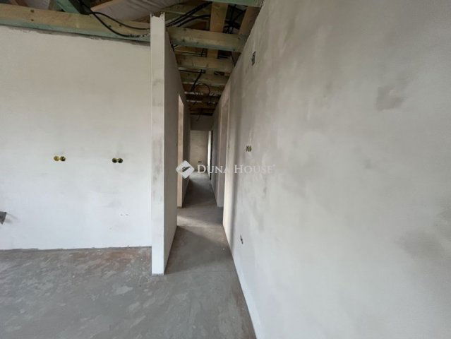Eladó családi ház, Szigetcsépen 79.9 M Ft, 5 szobás
