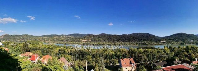 Eladó családi ház, Nagymaroson 127.9 M Ft, 7 szobás