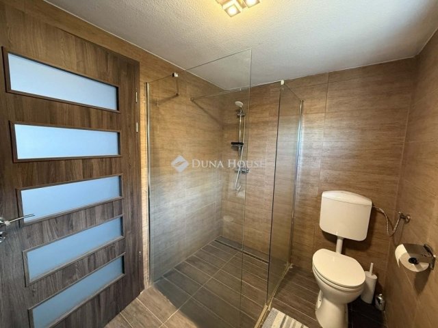 Eladó családi ház, Inárcson 199.9 M Ft, 5 szobás