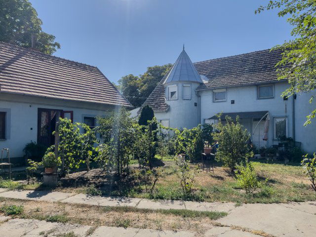 Eladó ikerház, Baján 75 M Ft, 6 szobás / költözzbe.hu