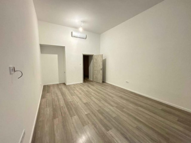 Eladó téglalakás, Budapesten, VI. kerületben, Weiner Leó utcában