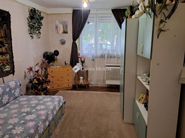 Eladó családi ház, Bácsalmáson 13.5 M Ft, 5 szobás