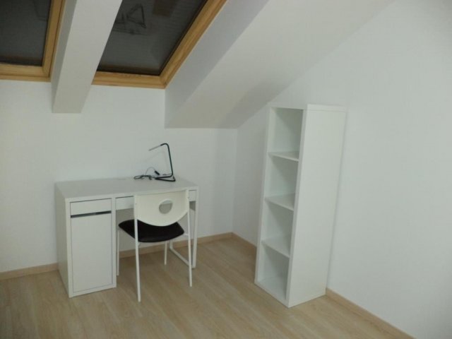 Kiadó téglalakás, albérlet, Pécsett, Király utcában, 1 szobás