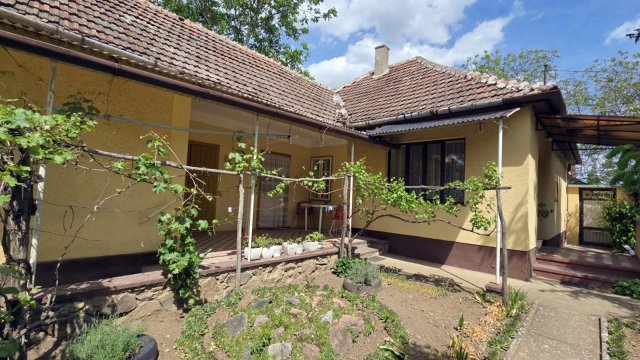 Eladó családi ház, Felsőszentivánon 11.9 M Ft, 3 szobás