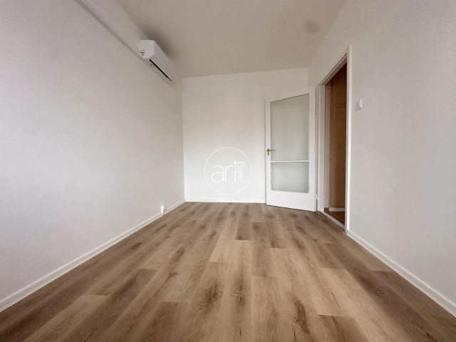 Kiadó téglalakás, albérlet, Szegeden, Csanádi utcában