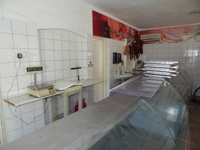 Eladó üzlethelyiség, Segesden 30 M Ft, 2 szobás