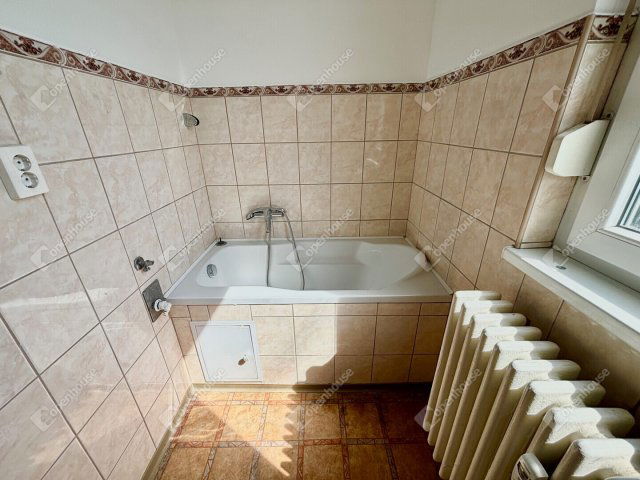 Eladó téglalakás, Tatabányán 37.99 M Ft, 2 szobás